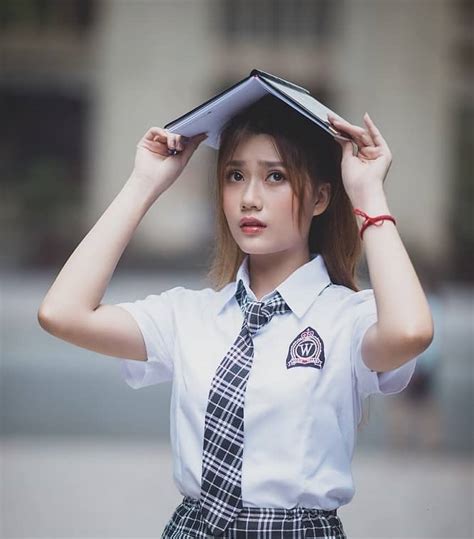 le retour de luniforme dans les ecoles du var pour bientot