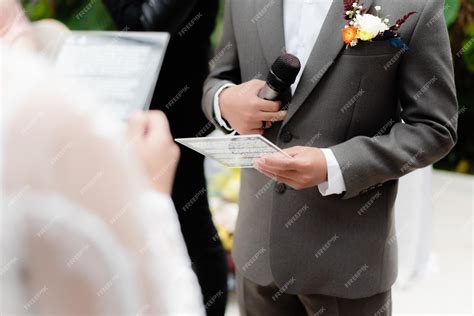 Premium Photo | Wedding vows