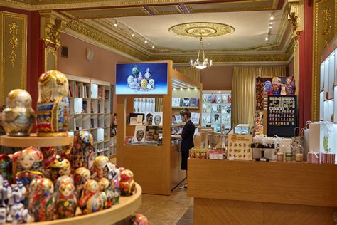 Лучшие магазины сувениров в Санкт-Петербурге с недорогой и эксклюзивной ...