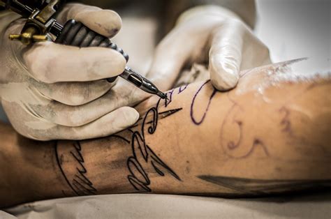 Se Faire Tatouer Quelles Sont Les Precautions A Prendre