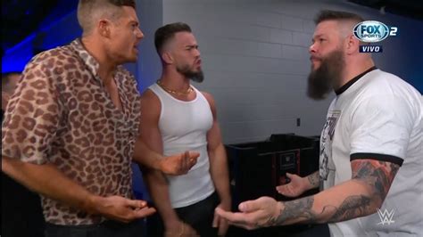 Kevin Owens Ataca A Austin Theory And Grayson Waller En Backstage Wwe