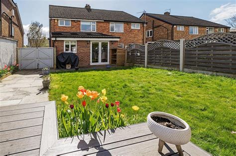 Victoria Mount Horsforth Leeds 3 Bed Semi Detached House For Sale £