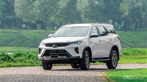 Giá xe Toyota Fortuner 2024 mới nhất tin khuyến mãi 12 2024