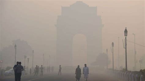 No Respite From Pollution As Air Quality In Delhi Dips Into Severe Category Delhi News Zee