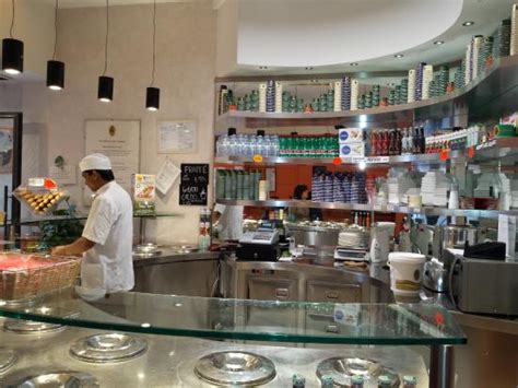 Ristorante Il Gelato Di San Crispino In Roma Con Cucina Italiana