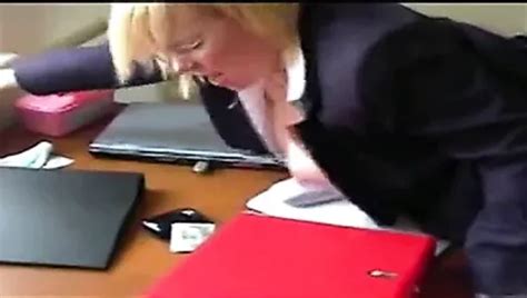 Der Britische Hengst Omar Fickt Eine BBW Auf Dem Sofa XHamster