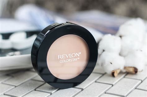 REVLON КОМПАКТНАЯ ПУДРА COLORSTAY A L I N D I A R Y