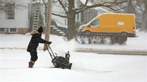 Snowfall of more than a foot reported in Greater Cleveland Friday, and ...