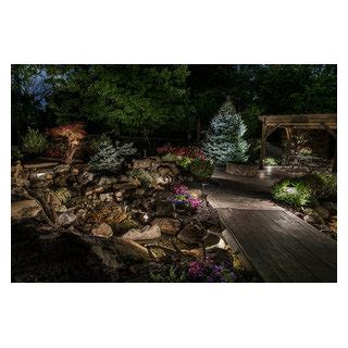 Pergola And Waterfalls Classique Jardin Indianapolis Par