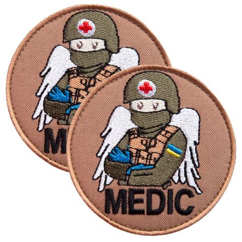 Набор шевронов 2 шт на липучке MEDIC беж 7,5х7,5 см, вышитый патч ...
