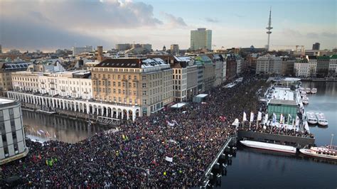 AfD Proteste 150 000 Menschen Protestieren Bundesweit Gegen Rechts