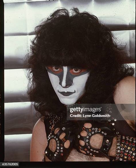 eric carr kiss stock  high res pictures  images getty