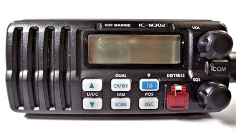 Icom IC M302 Submersible Marine VHF Radio Transceiver Unit W HM 141B