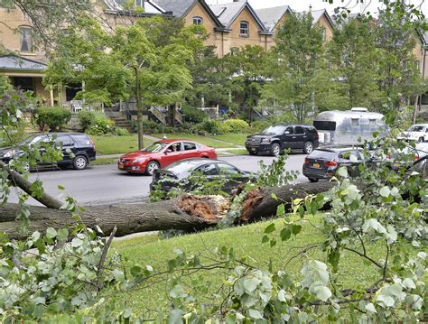 Power outages hit Albany area, Hudson Valley as powerful winds strike