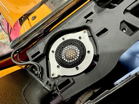 JEEP WRANGER JL ジープ ラングラーの正しいスピーカー交換の方法ダッシュボード上の小型スピーカー編 HOT WIRED ホットワイヤード オフィシャルブログ