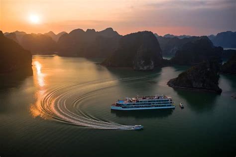 VỊnh HẠ Long Di SẢn ThiÊn NhiÊn And KỲ Quan ThiÊn NhiÊn MỚi CỦa ThẾ GiỚi Heritage Cruises