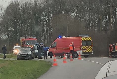 Sarthe Un Bless L Ger Dans Un Accident Entre Une Moto Et Une Voiture