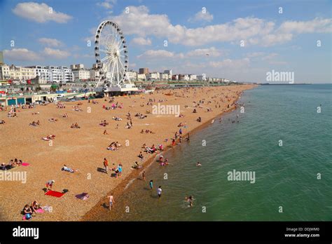 Brighton beach hi-res stock photography and images - Alamy