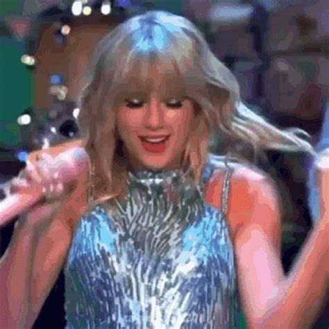 Taylor Swift Gif 22 Dancing