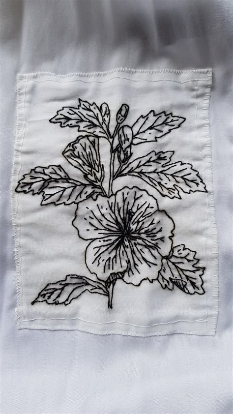 I embroidered a flower painting I found on the Internet and used it as ...