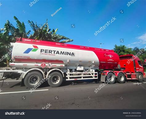 Jakarta Indonesia February 28th 2025 Pertaminas Stock Photo 2593328991 ...