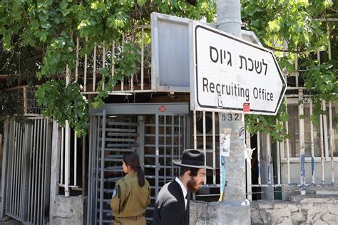 Ultra Orthodox Jews Must Be Drafted Into Army Israel Court Rules The