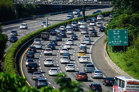 中秋連假第2天 國道湧車潮（2） 圖