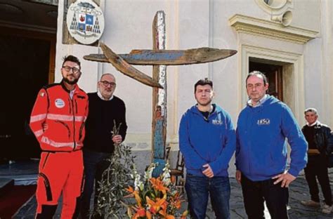 La Croce Di Cutro Approda Nella Diocesi Di Molfetta La Gazzetta Del