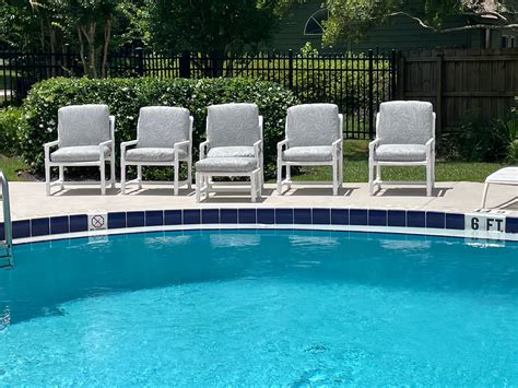 Board Picks New Pool Maintenance Company – Secret Woods