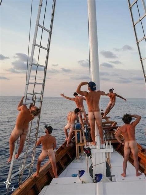 Naked Sailing Scrolller