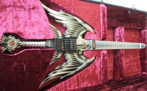 10 Cool Pictures Of Amazing Custom Guitars