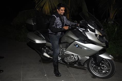 Madhavan Arriving On His New Bmw Sports Bike At Film Jodi Breakers