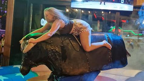 MUST SEE 😲 Last night crazy bull 🐂 riding in Benidorm Spain 🇪🇸