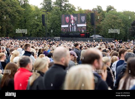 People Watch The Tv Coverage Of The Late Queen Elizabeth Iis Funeral