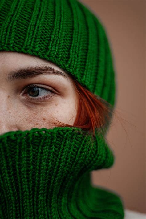 Зелёная балаклава Froe | Модные снимки, Рыжие волосы, Фотосессия