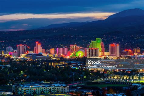 Reno Skyline At Night Stock Photo - Download Image Now - Reno, Nevada ...