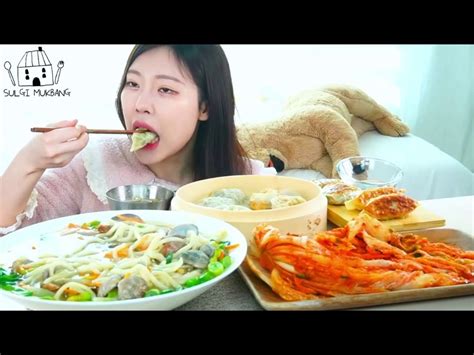 ASMR MUKBANG Noodle Soup With Seafood Kimchi Dumplings Fried Shrimp