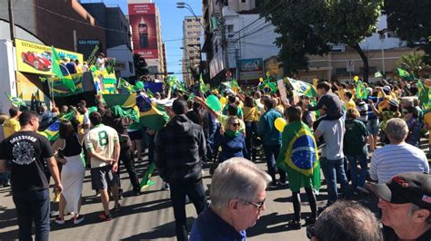 Manifestantes Fazem Ato Em Apoio Ao Governo Bolsonaro Na Regi O De Rio