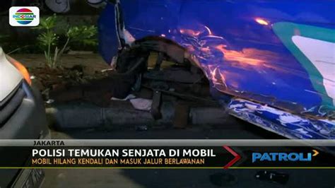 Diduga Hilang Kendali Minibus Tabrak Mobil Operasional PLN News