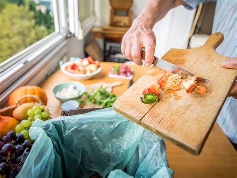 Czas na poświąteczne czyszczenie lodówki Sprawdź co jesz