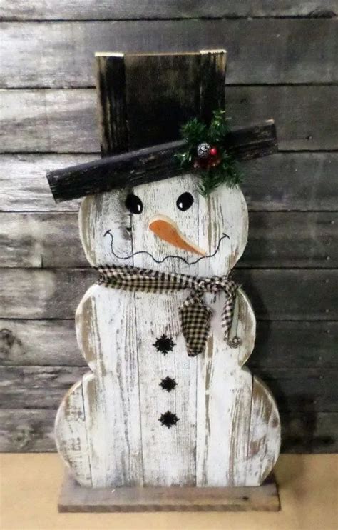 Primitive Wood Crafts Patterns Wooden Snowmen 35 Ideas 10 In 2020 Christmas Wood Crafts