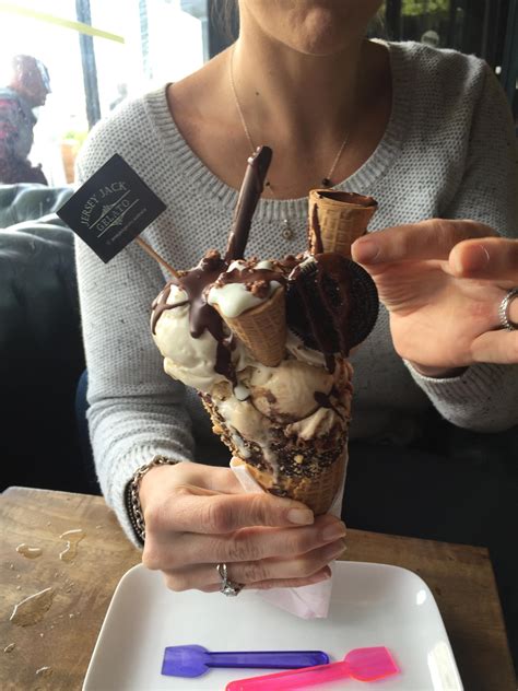 Now thats an icecream cone! : r/food