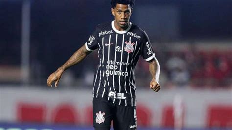 Koka Santos avança na contratação de Gil ex jogador do Corinthians