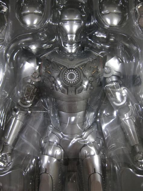 Desmond Collection Hot Toys Iron Man Mark Ii Armor Unleashed Version
