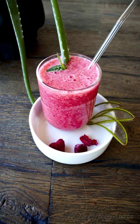 Aloe vera smoothie - SimplyBeyondHerbs