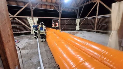 Hochwasser Im Kreis Ludwigsburg Meter Langer Damm Soll Hessigheim