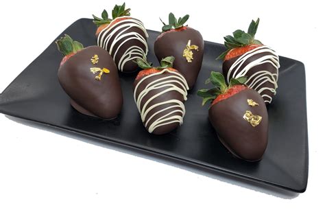 Chocolate Dipped Berries – Las Vegas Baking Company