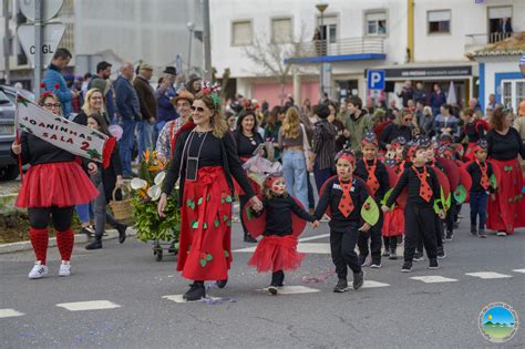 Carnaval Das Escolas As Nossas Crian As Desfilaram Pelas Ruas Do