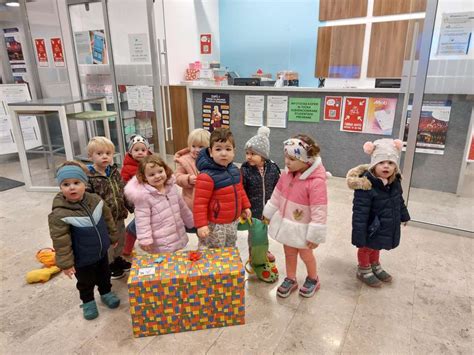 Babbo Natale Per 1 Giorno Giardino D Infanzia Delfino Blu