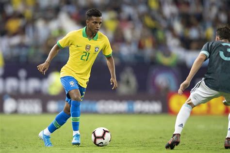 Rodrygo Joga Minutos Em Estreia Pela Sele O Festeja Mas Admite